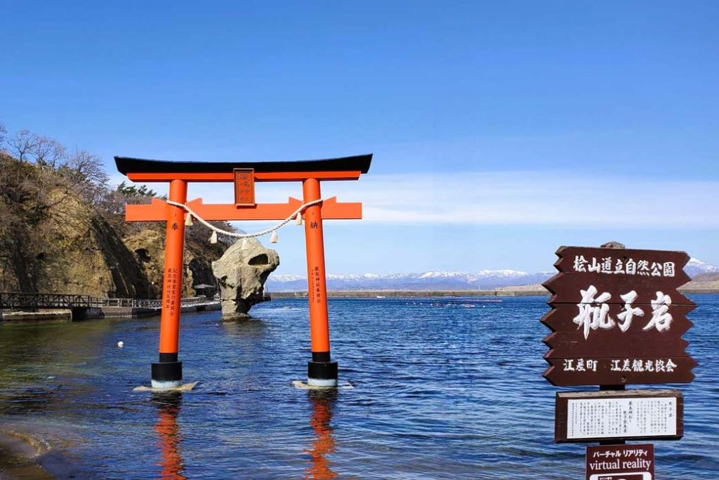 ƿ
˵500ǰصԤںŸһõһСƿӣȻСƿͶ󺣣Ӵ˴ۼںŸΧСƿӻʯں档Ϊ󺣵İȫҵյػ񱻹