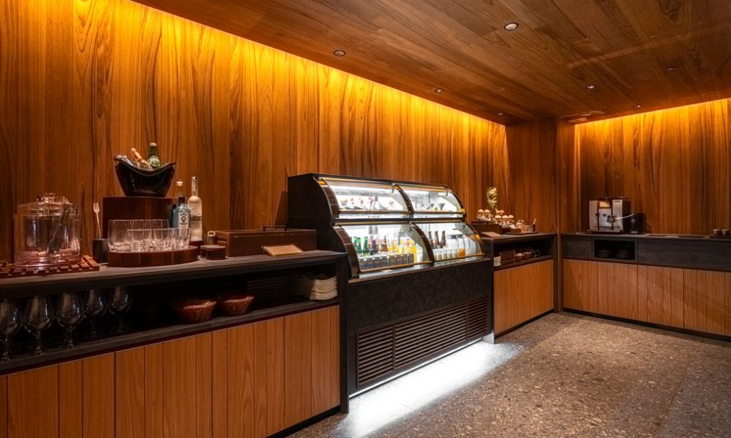 贵宾休息室：以香醇四溢的法压壶咖啡，营造悠闲放松的时光。