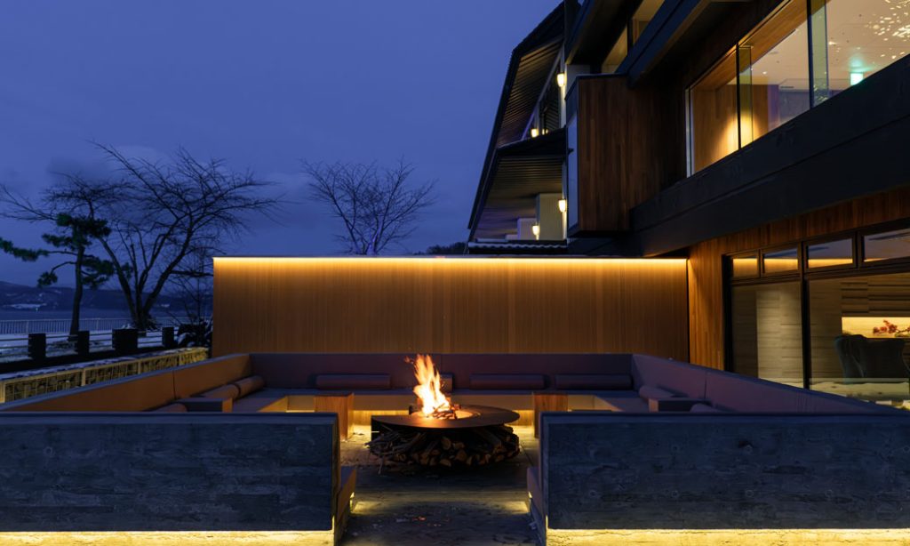 篝火露台：是可以享受配合季节举办的活动的空间。
【营业时间】下午4点～晚上10点